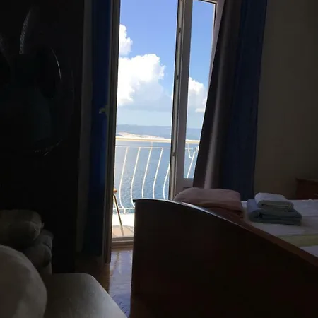 Pere S Mora Мимице