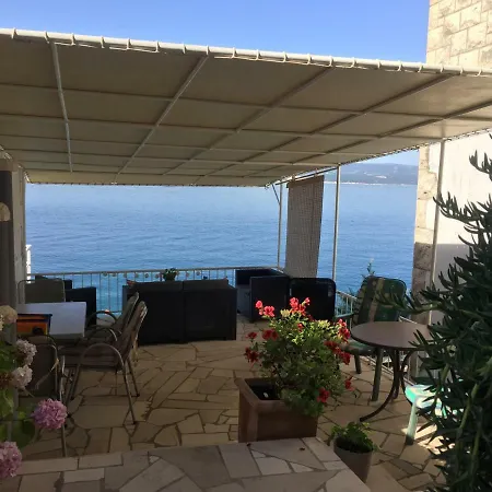 Guest house Pere S Mora 3*
