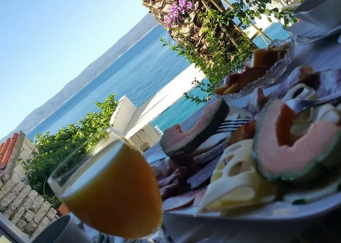 Πανσιόν Pere S Mora 3*